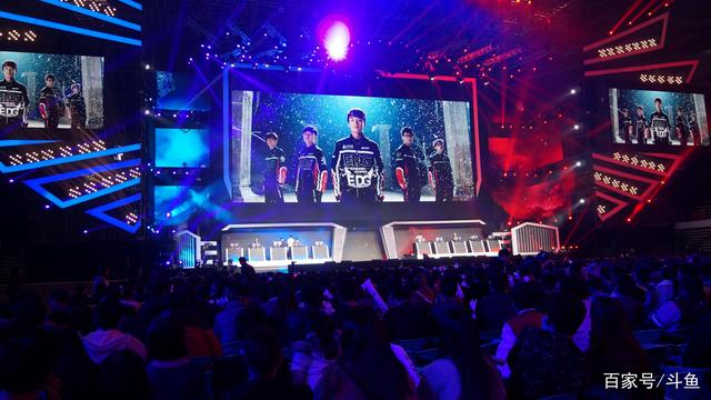 据相关人士透露，LCK和10家俱乐部战队经过持续讨论后，一致决定在LCK引进工资帽制度